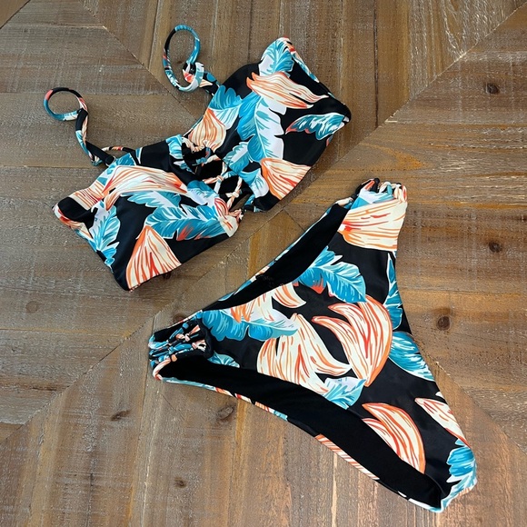 None Other - Tropical Print Bikini Set‎